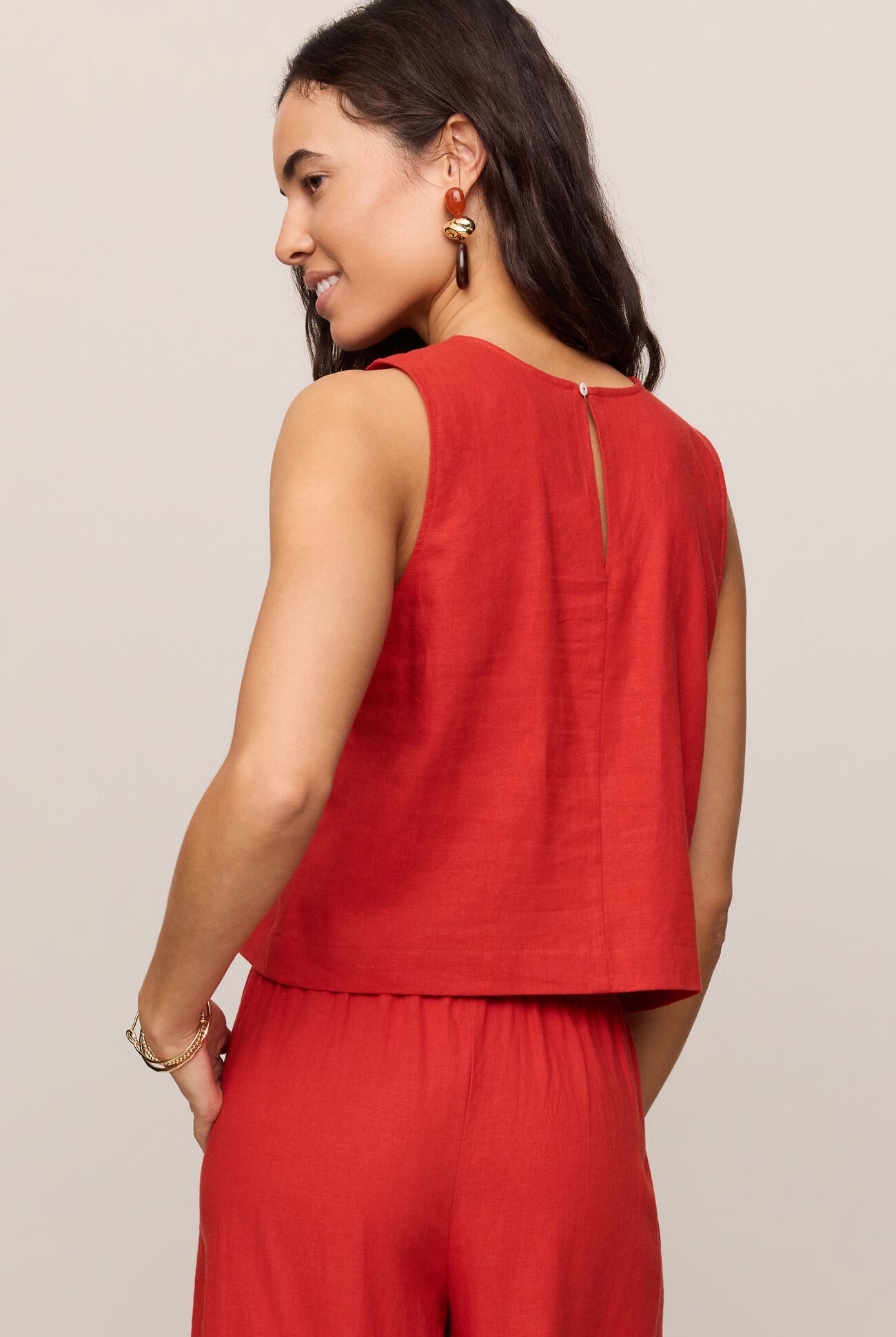 Sloane Linen Top-Tank Tops-Vixen Collection, Day Spa and Women's Boutique Located in Seattle, Washington