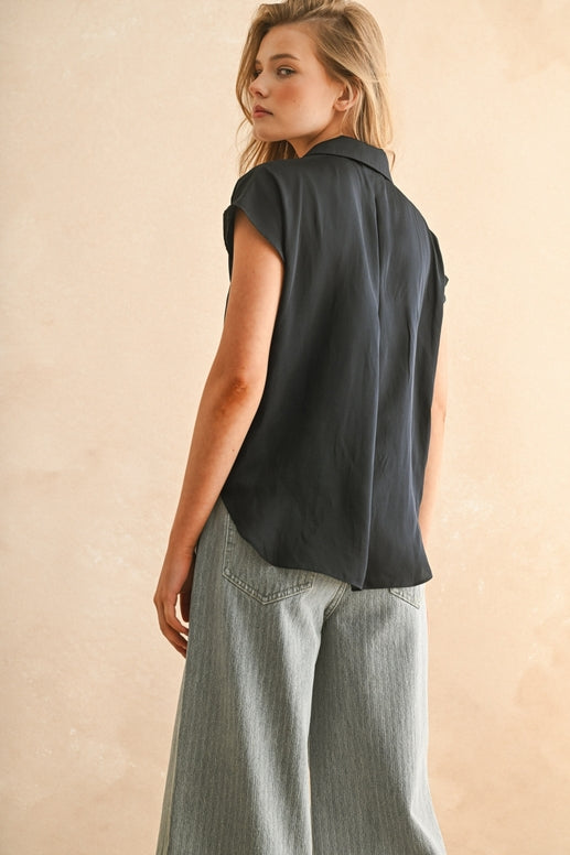 Seabreeze Button Down-Short Sleeves-Vixen Collection, Day Spa and Women's Boutique Located in Seattle, Washington