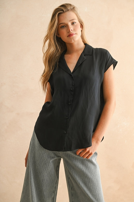 Seabreeze Button Down-Short Sleeves-Vixen Collection, Day Spa and Women's Boutique Located in Seattle, Washington