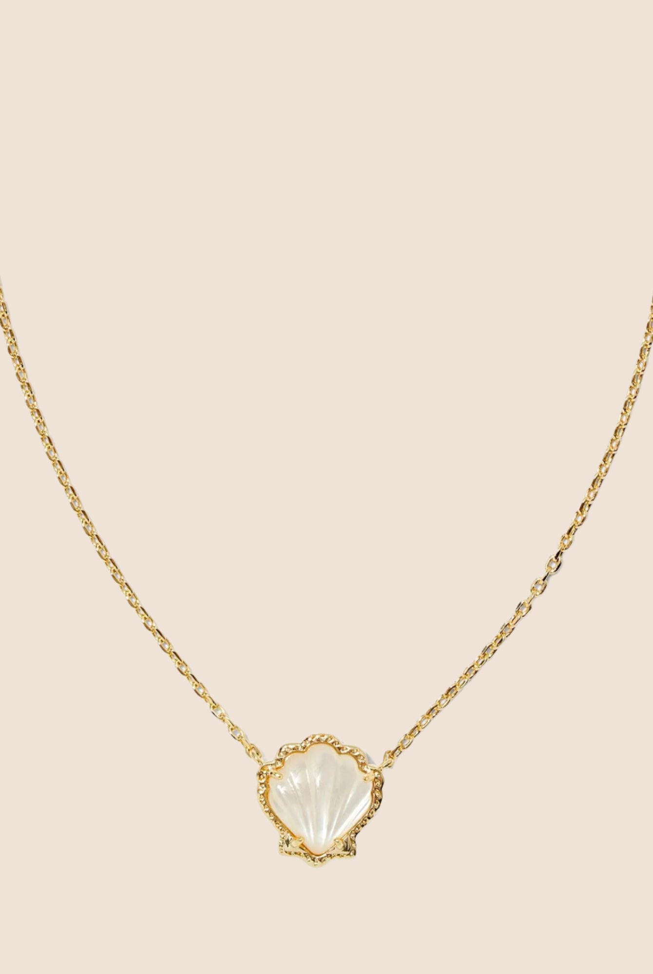 Brynne Shell Short Pendant Necklace-Necklaces-Vixen Collection, Day Spa and Women's Boutique Located in Seattle, Washington