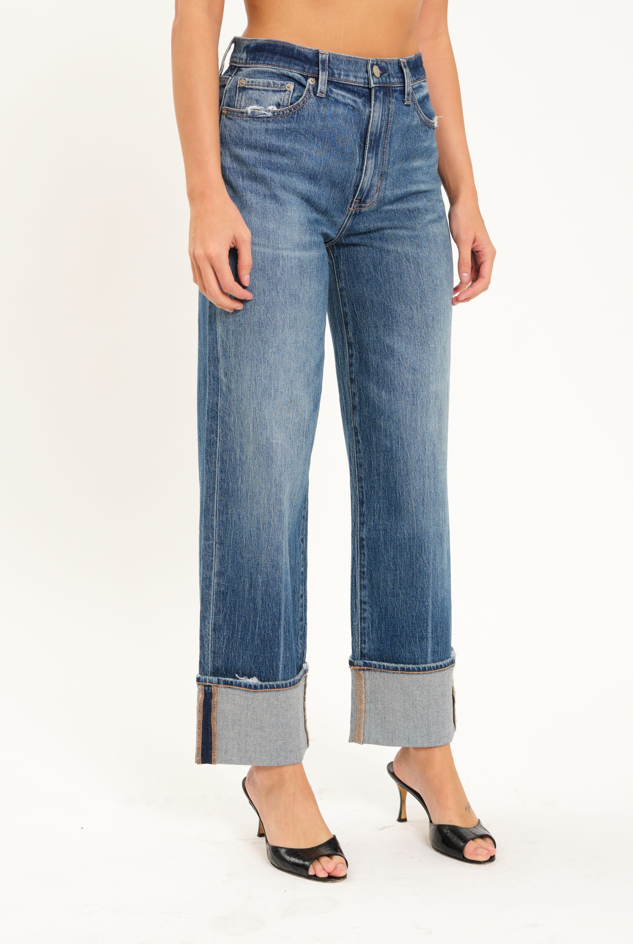 DAZE Eastside-Denim-Vixen Collection, Day Spa and Women's Boutique Located in Seattle, Washington