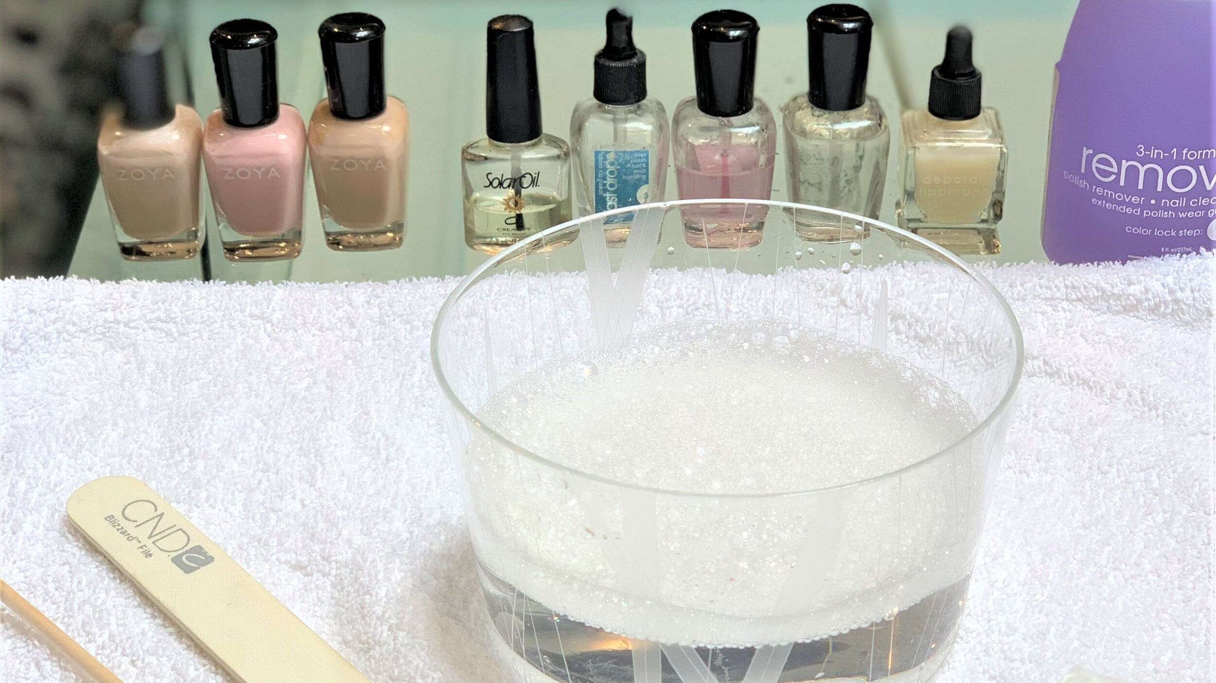 MANI LIKE A PRO WITH THIS DIY TUTORIAL