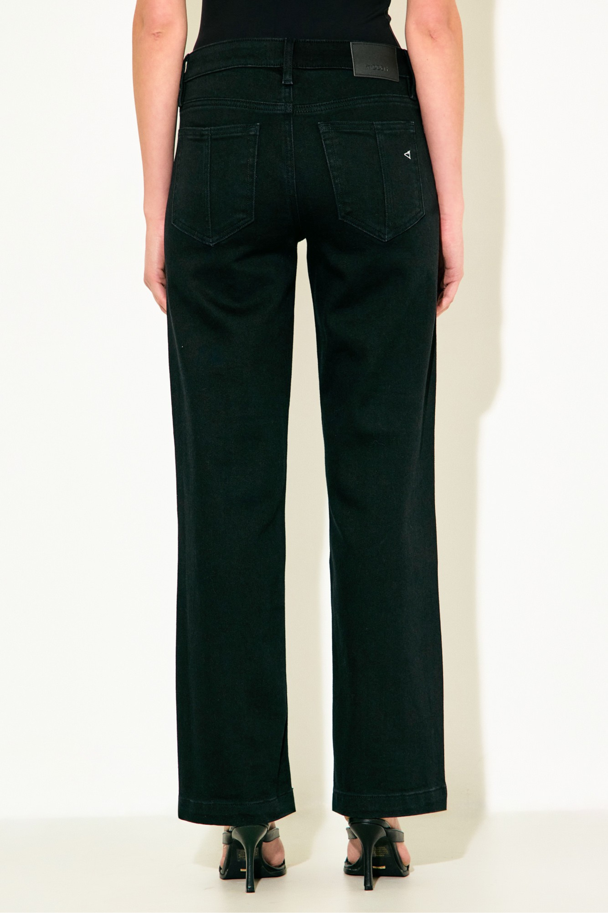 Hidden Ella Classic Straight Leg-Denim-Vixen Collection, Day Spa and Women's Boutique Located in Seattle, Washington
