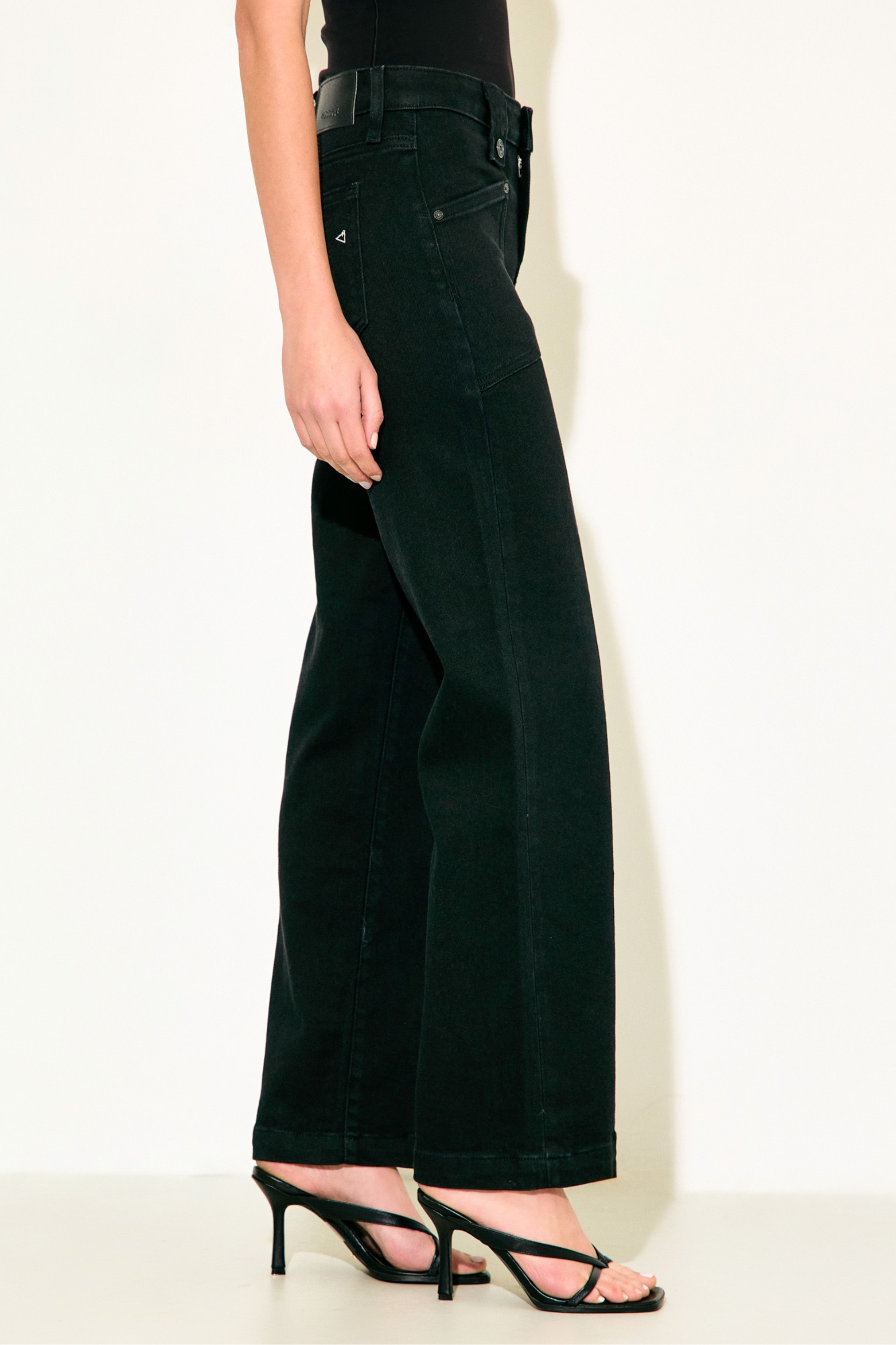 Hidden Ella Classic Straight Leg-Denim-Vixen Collection, Day Spa and Women's Boutique Located in Seattle, Washington