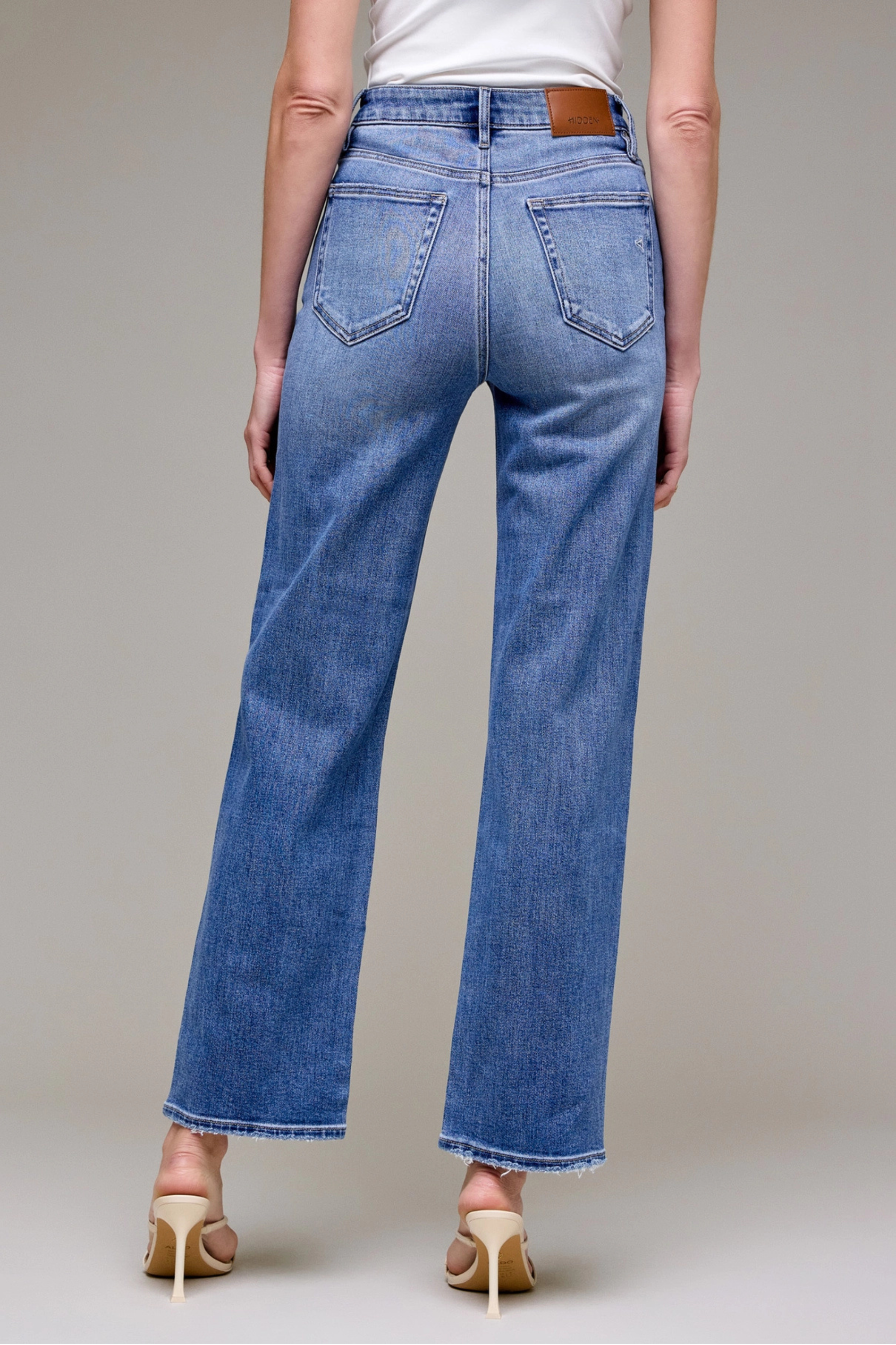 Hidden Tracey Clean Straight Leg-Denim-Vixen Collection, Day Spa and Women's Boutique Located in Seattle, Washington