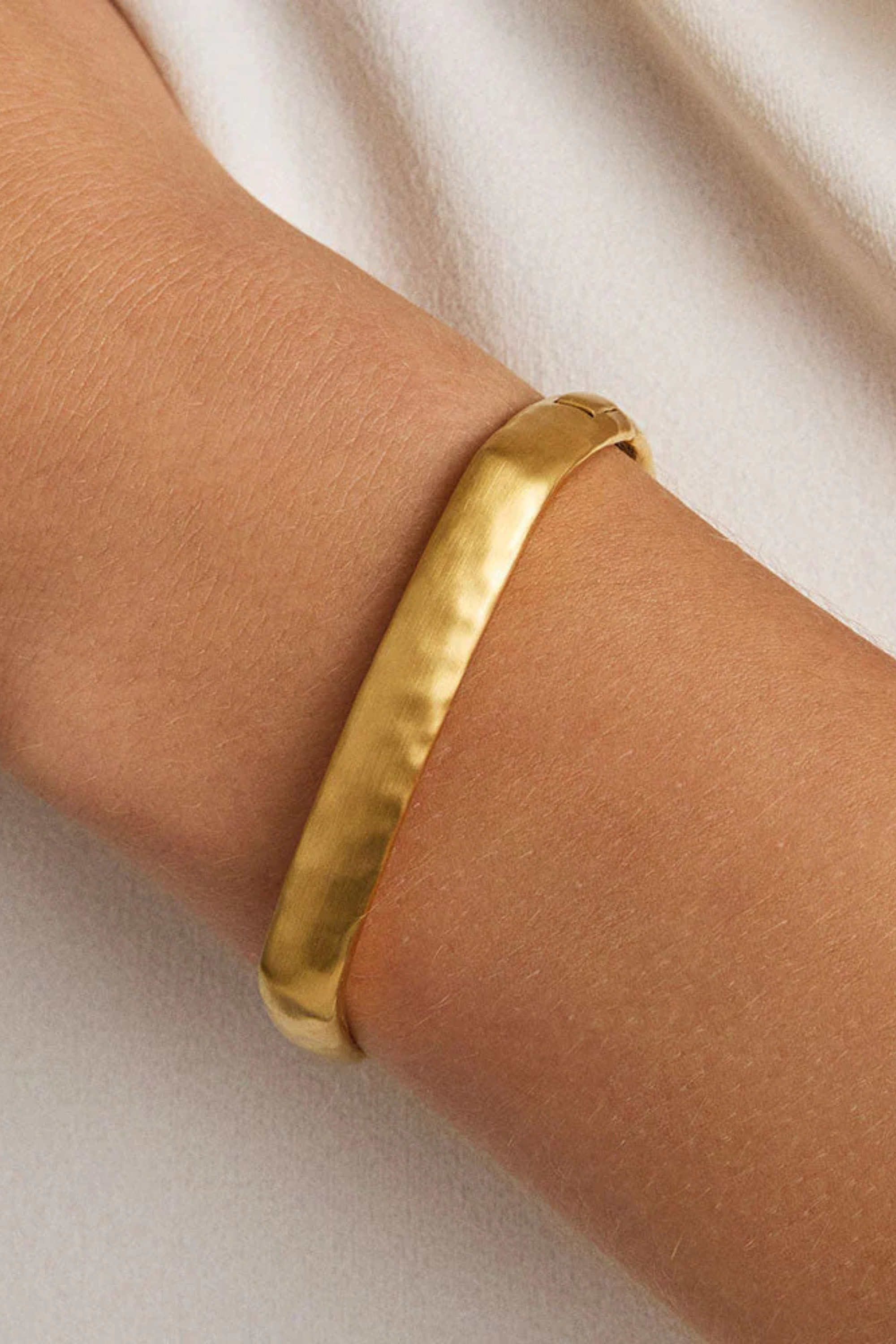 Mara Hinged Bangle-Bracelet-Vixen Collection, Day Spa and Women's Boutique Located in Seattle, Washington