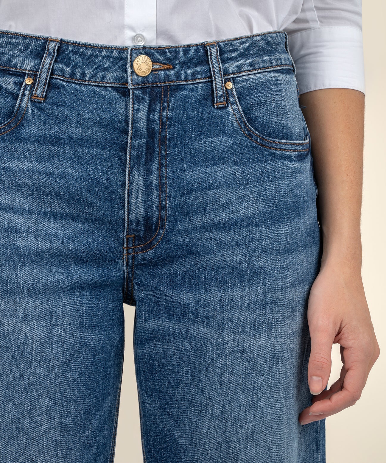 KUT Ashley High Rise Slouchy Barrel Leg-Denim-Vixen Collection, Day Spa and Women's Boutique Located in Seattle, Washington