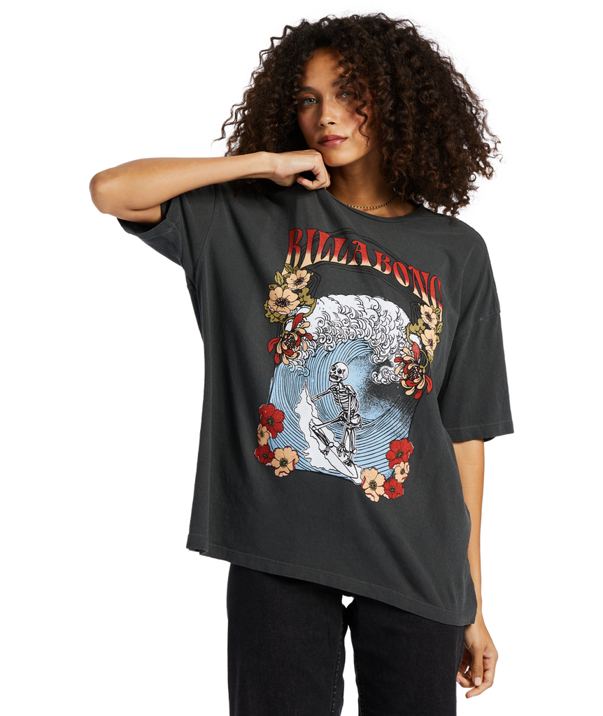 DETROIT LIONS VICTORIOUS VIXEN SHORT SLEEVE FLOWY TEE